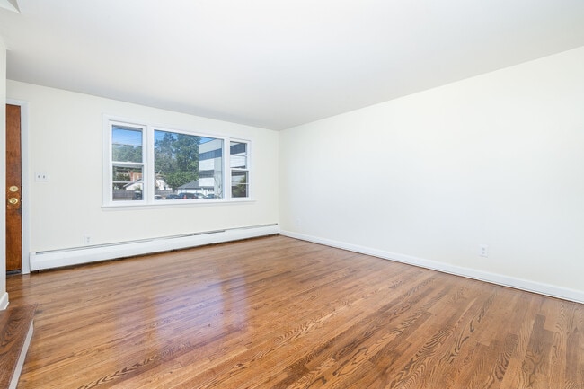 Building Photo - 17 Boulanger Ave