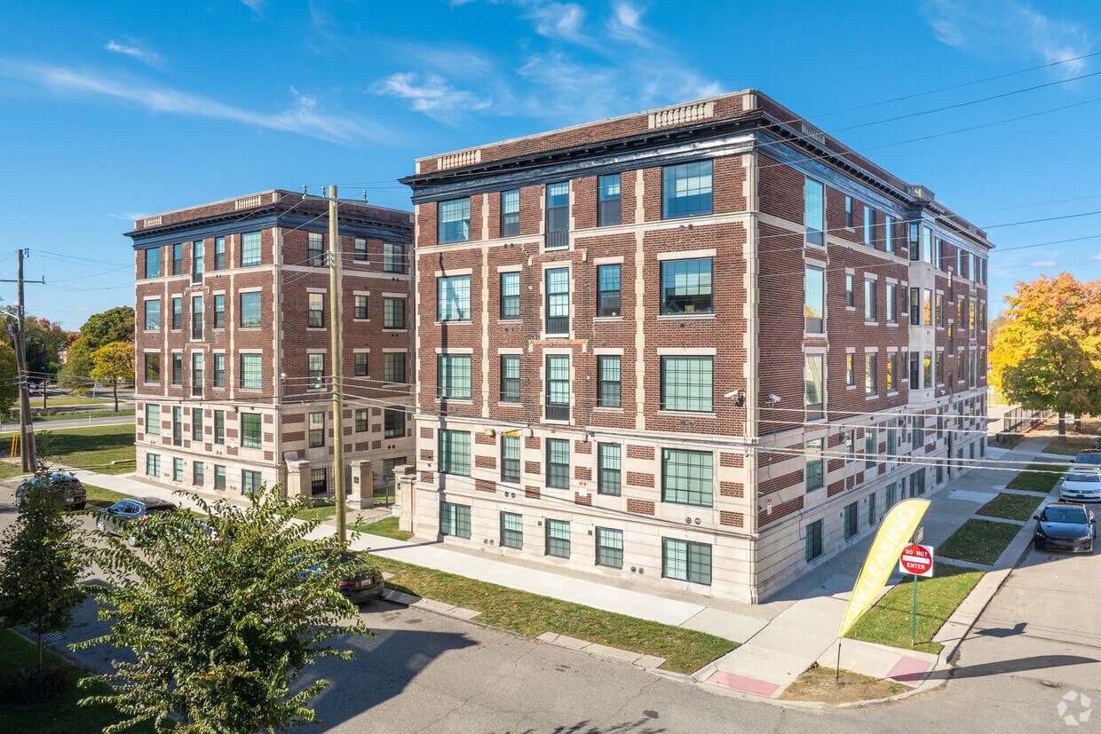 Primario - Bethune Lofts
