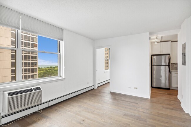 Foto del edificio - 3033 N Sheridan Rd