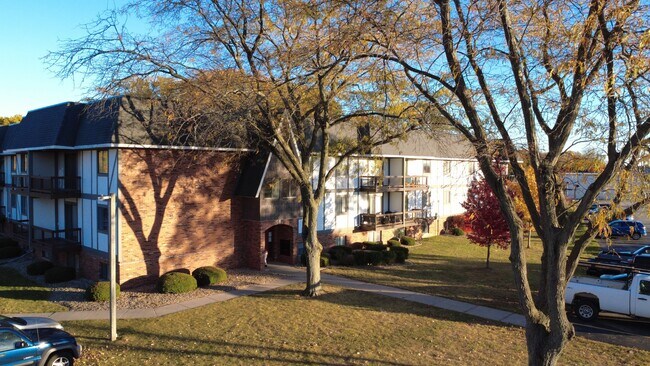 Building Photo - 12300 N Brentfield Dr