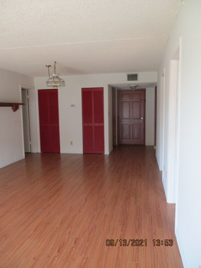 Foto del edificio - 2 bedroom, 2 bathroom Riverfront