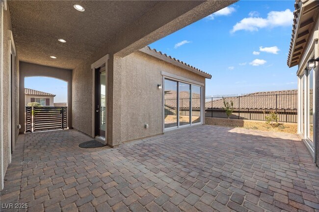 Building Photo - 6243 Carol Butte Ct