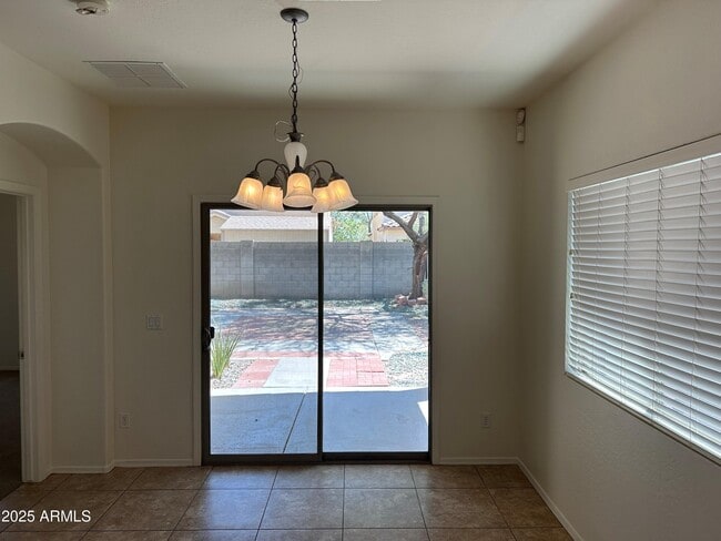 Building Photo - 1725 W Corriente Dr