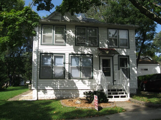 Building Photo - 1409 Washington St