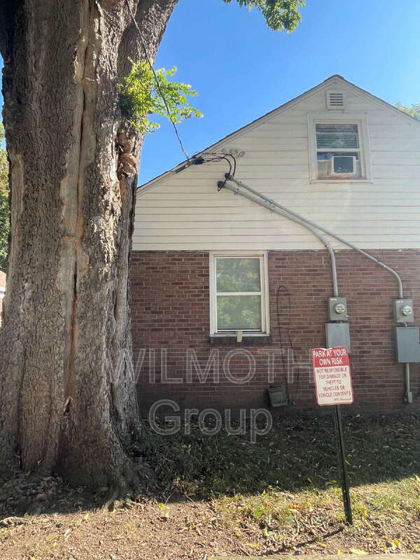 Foto del edificio - 615 N Tibbs Ave