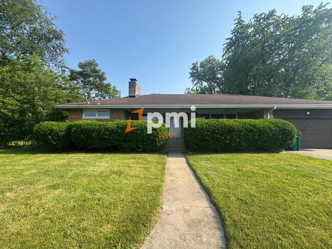 Foto del edificio - 330 E 69th Pl