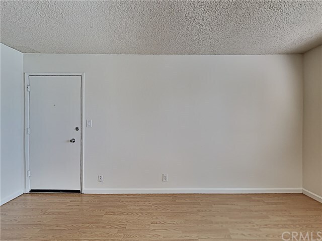 Building Photo - 870 Burbank Dr