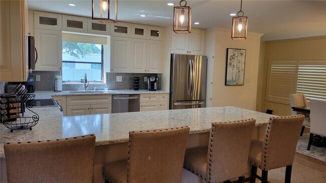 Foto del edificio - 3932 Sunshine Ave