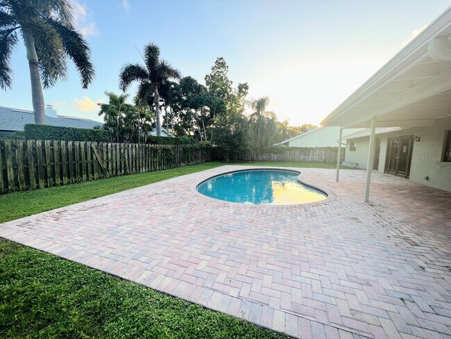 Foto del edificio - 4834 Willow Dr