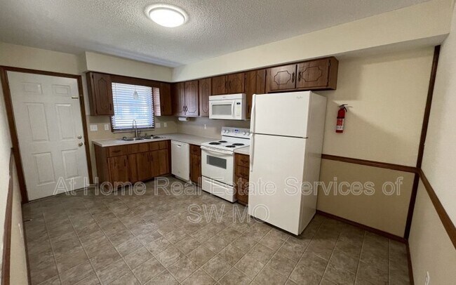 Foto del edificio - 3161 S Kimbrough Ave
