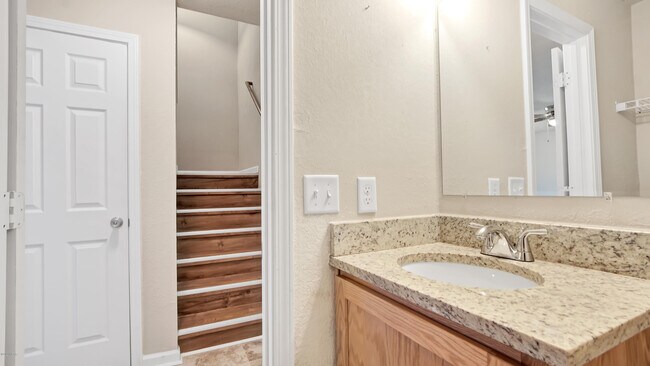 Building Photo - 1027 N Church Ave