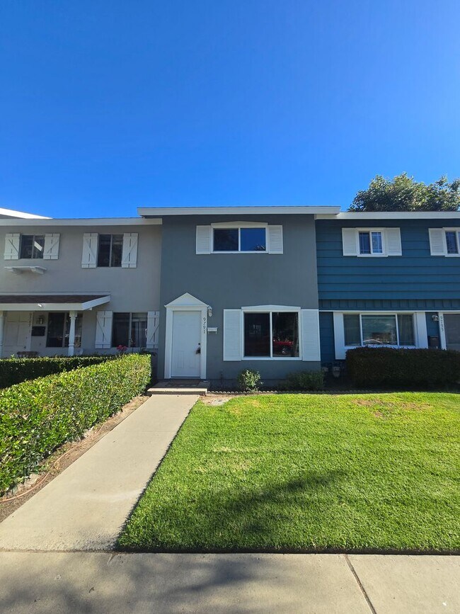 Building Photo - Village Town Homes: Remodeled 2 Bedroom 1....