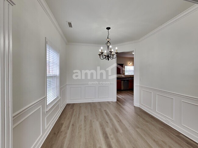 Foto del edificio - 3013 Community Cir