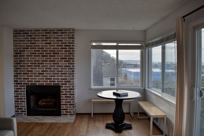 Wood burning fire place - 2034 14th Ave W