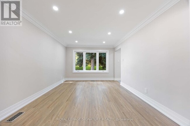 Building Photo - 24 Glenshaw Crescent