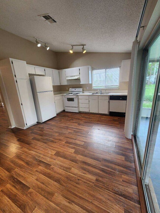 Building Photo - Central Lakeland Rental Home