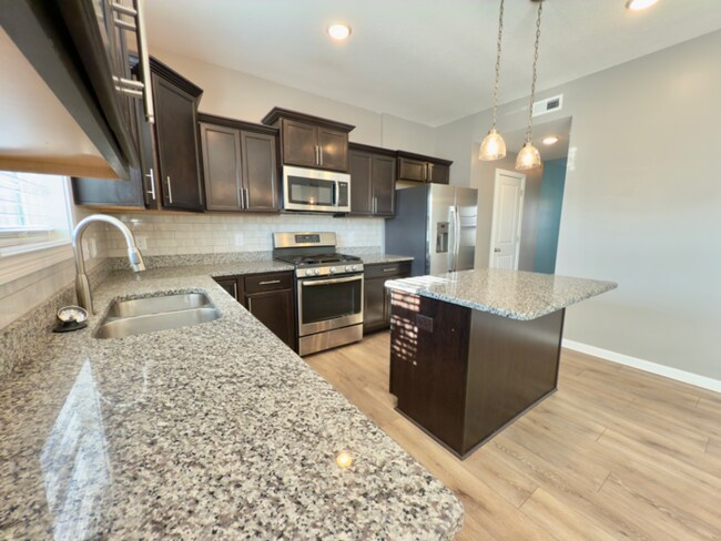 Building Photo - 1325 Millet Dr