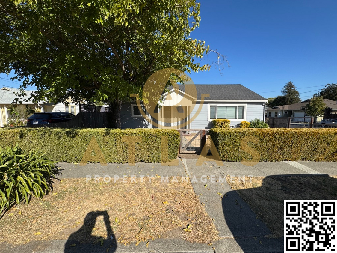 Primary Photo - Charming 3-Bedroom Home in Napa!