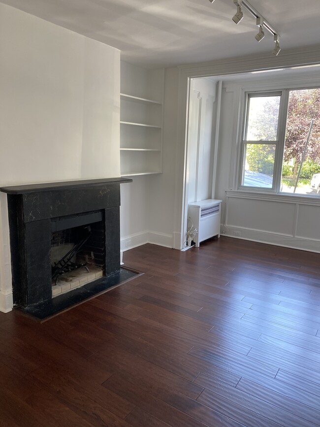 Building Photo - 1600 28th St NW