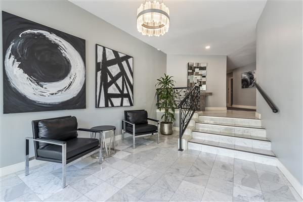 Great modern foyer - 8490 Fountain Ave
