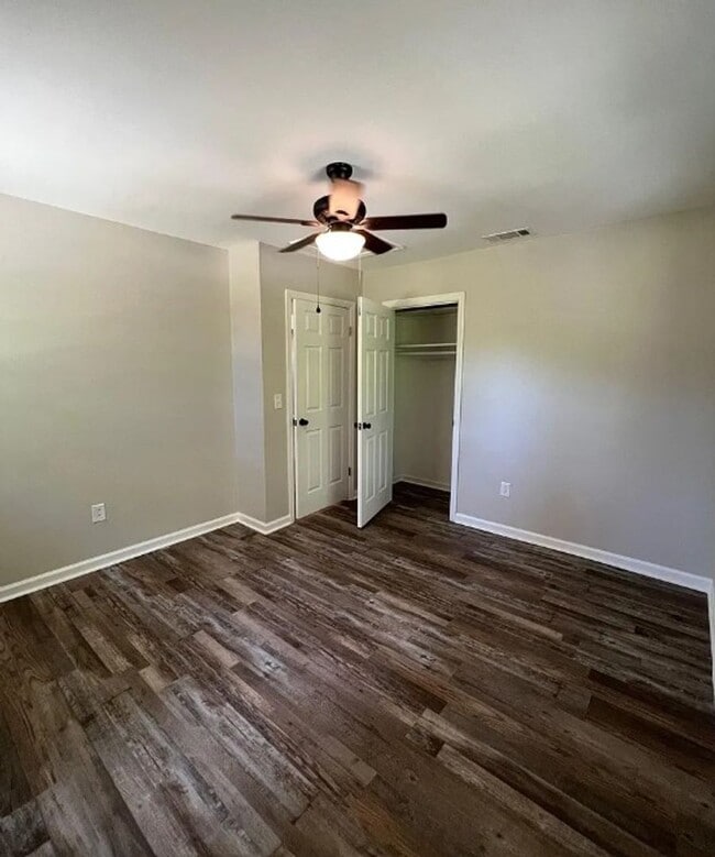 Foto del edificio - Newly Renovated 2BR/1BA Duplex in Springfi...