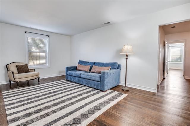 Foto del edificio - 4922 W University Blvd