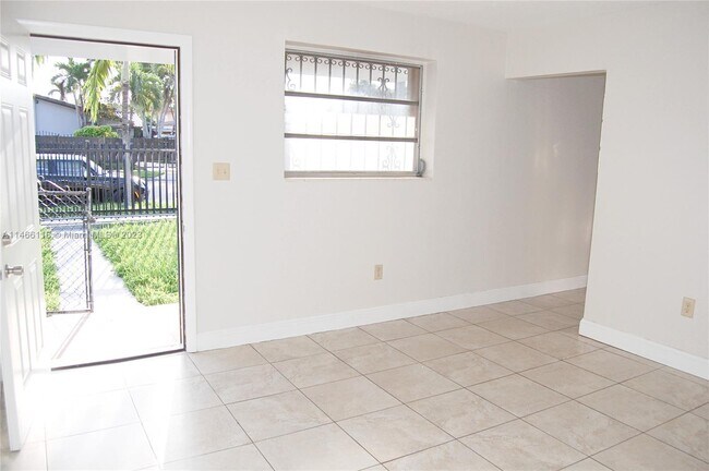 Foto del edificio - 1842 NW 22nd Pl