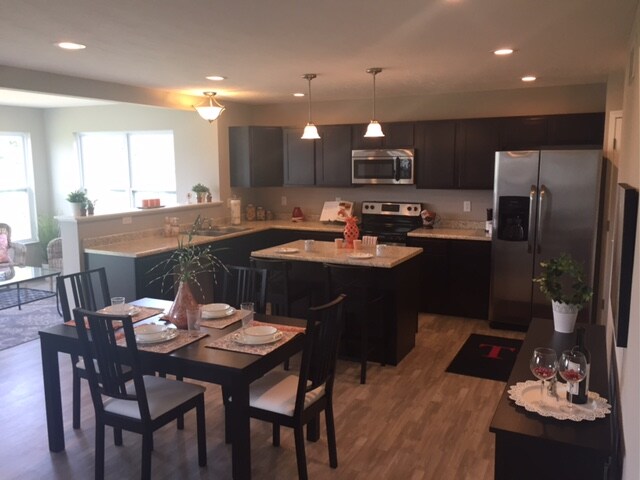 Building Photo - 5121 Sullivans Ridge Dr