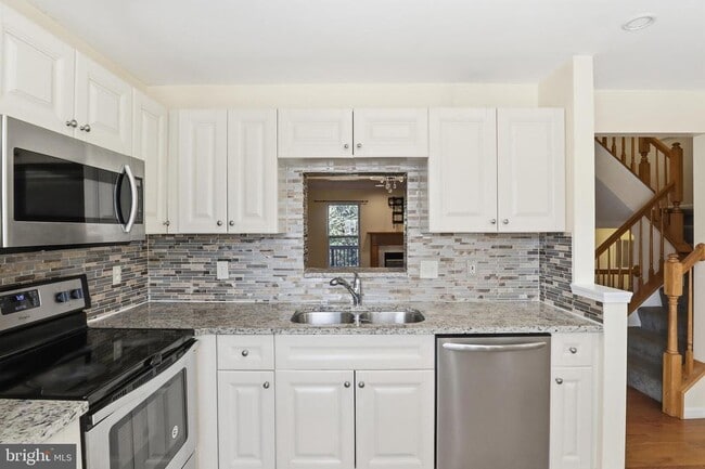 Foto del edificio - 6203 Abbottsbury Row