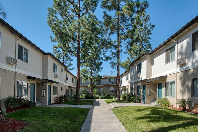 Building Photo - Walnut Heights