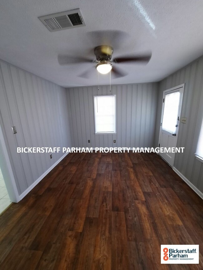 Building Photo - At Last, This Is What You’ve Been Searching For. Located in Phenix City!!
