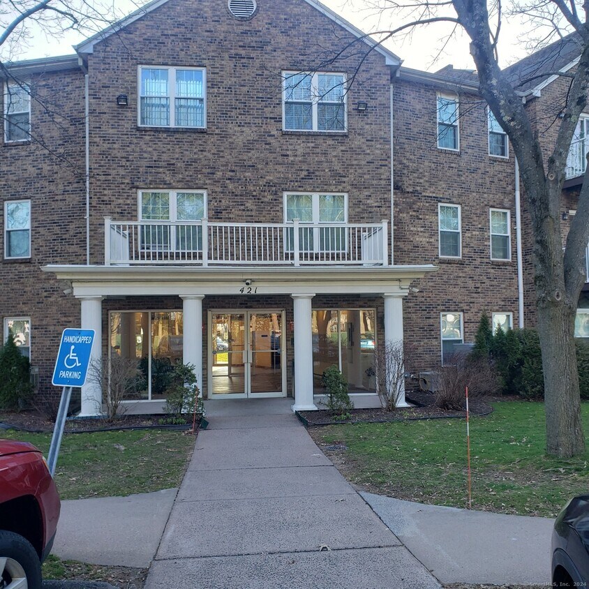 Primary Photo - 421 Tolland St