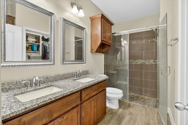 Foto del edificio - 2214 Cuarzo Dr