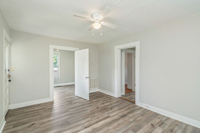 Foto del edificio - 4100 Garnet Dr