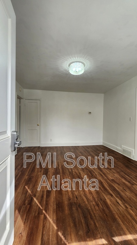 Building Photo - 1201 Hosea L Williams Dr SE