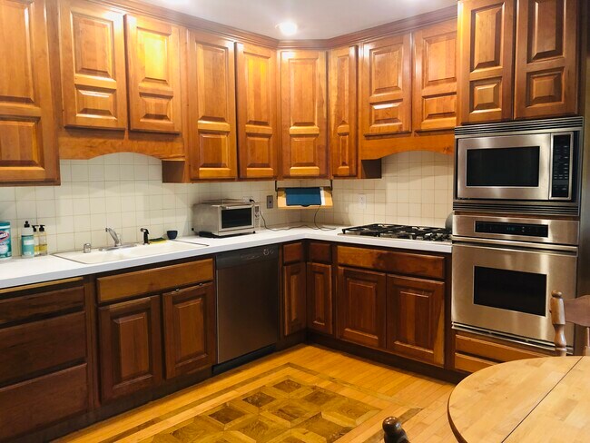 Foto del edificio - 5826 Barton Rd