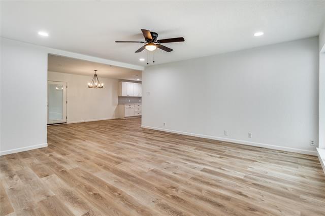 Foto del edificio - 1208 N Grant Dr