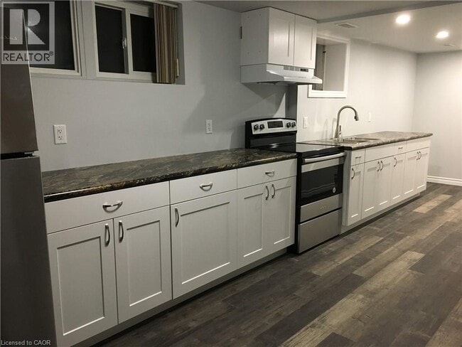 Building Photo - 92 Pattandon Ave