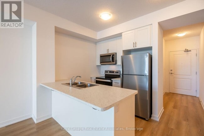 Photo du bâtiment - 470 Dundas St E