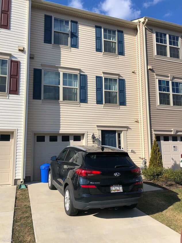 9943 Ravenhurst Rd, Middle River, MD 21220 Townhome Rentals in Middle