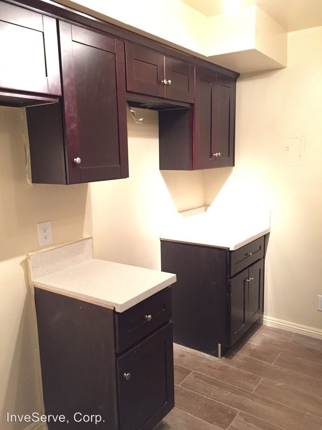 Foto del edificio - 451 Anderwood Ct