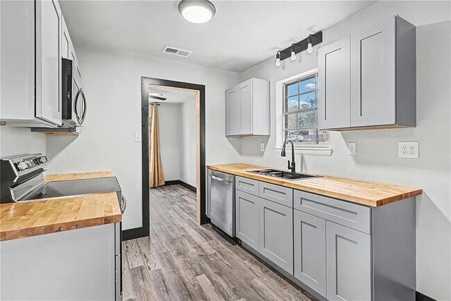 Foto del edificio - 2513 N Pinecliff Ct