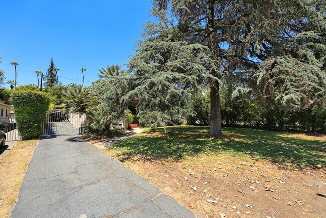 Building Photo - 1731 S San Gabriel Blvd