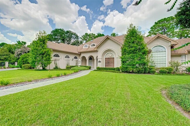 Foto del edificio - 16810 Southern Oaks Dr