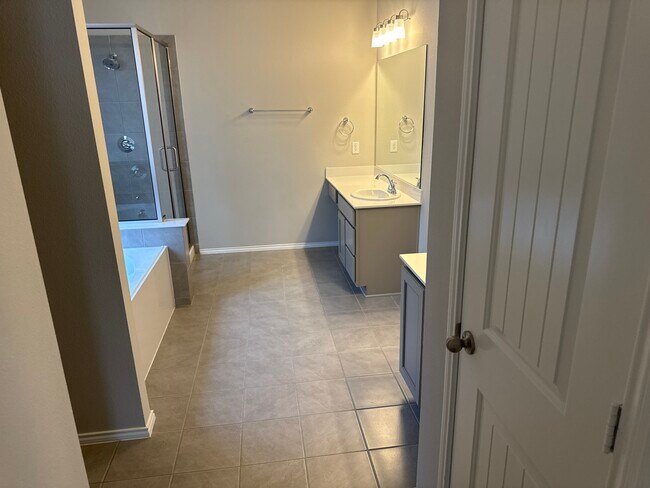 Building Photo - 2956 Plumbago Dr