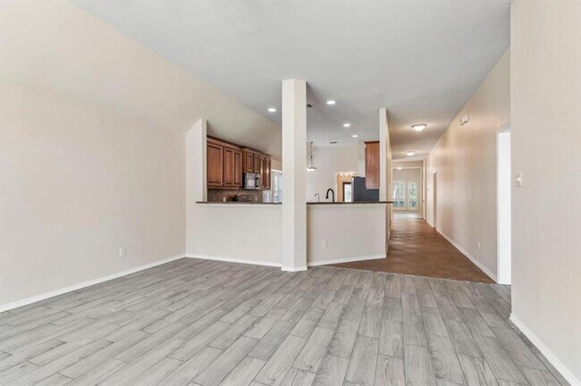 Foto del edificio - 17515 Burkhart Ridge Dr