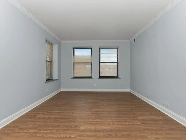 Foto del edificio - 7215 S Yates Blvd