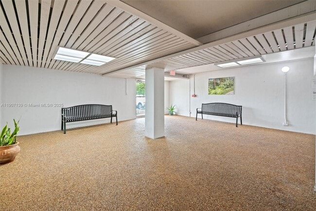 Building Photo - 8107 SW 72nd Ave