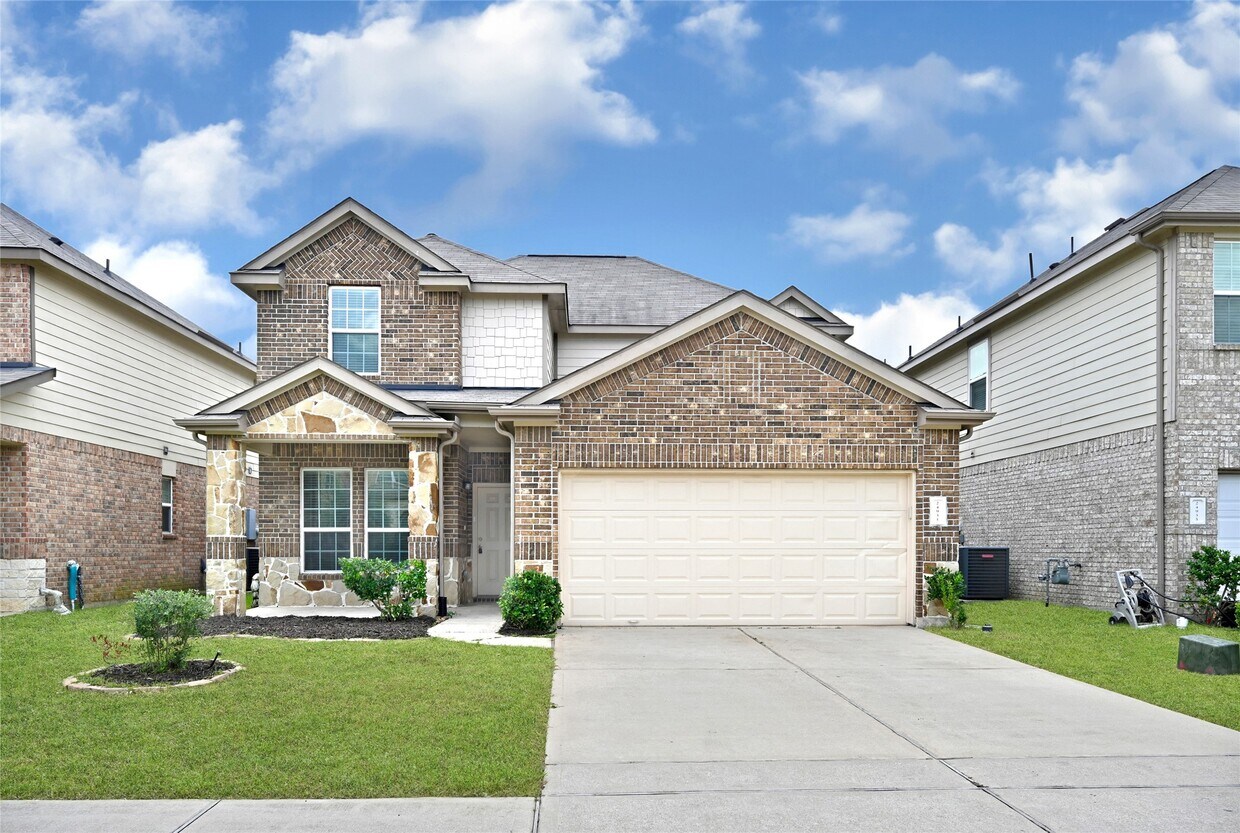 Building Photo - 24931 Pavarotti Pl