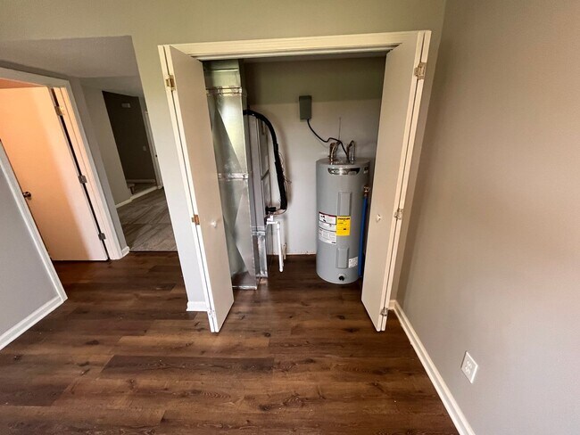 Foto del edificio - September rent free!  3 Bedroom in Richmond!